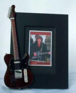 George Harrison minijaturni gitarski okvir