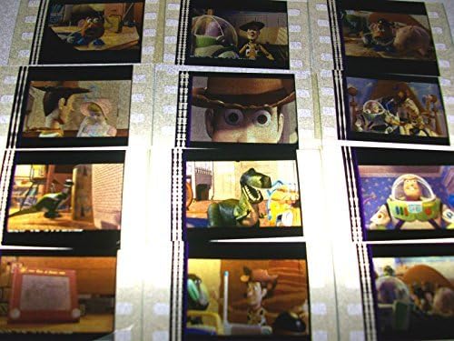 Priča o igračkama puno od 12 35 mm filmskih ćelija kolekcionarnih memorabilija nadopunjava kazalište plakata